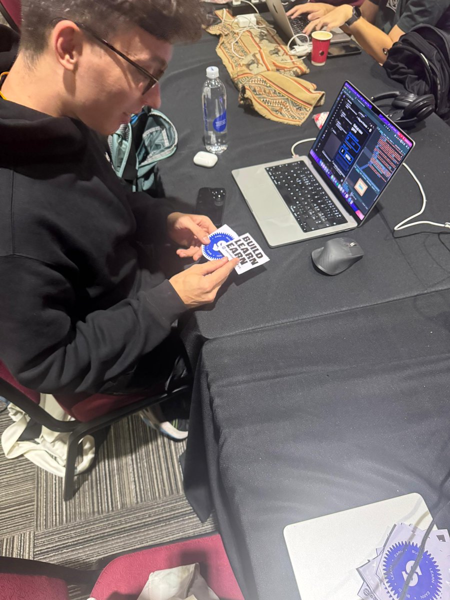 stallionsearn's tweet image. 🌎 Flying thousands of miles to #Devcon Argentina to preach the Stallion gospel on Stellar! 

📷The Stallion team is ON THE GROUND in Buenos Aires pushing real Proof-of-Work culture, lightning-fast payments, and next-gen DeFi to builders worldwide.  

Builders &amp;amp; projects: come…