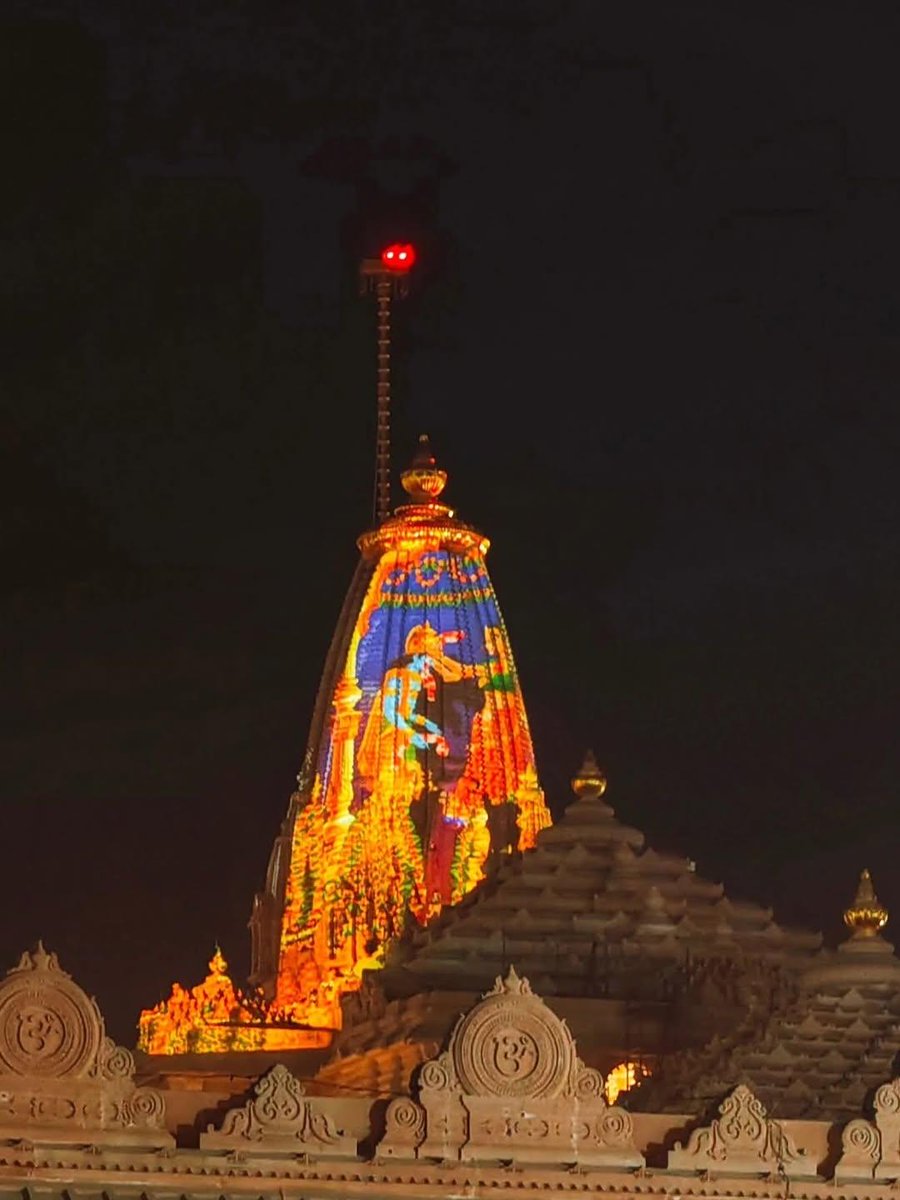 Pratima045's tweet photo. चढ़ मुगलों की छाती पर भगवा हमने लहराया है, 
कब्र से उठकर देख ले बाबर, मंदिर वहीं बनाया है।। 🚩🙏
#ayodhyarammandir #jayshreeram https://t.co/leXgsW9gOo