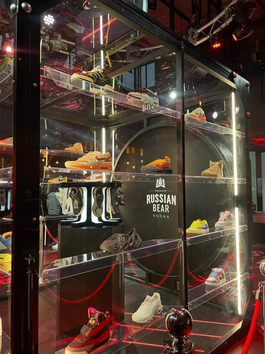 cnehshuga's tweet image. Let’s unlock the vault with @RussianBearSA 😮‍💨🔥

Wonder who will take it tonight 🤭

#KingOfKicks #VaultEdition #NextLevel