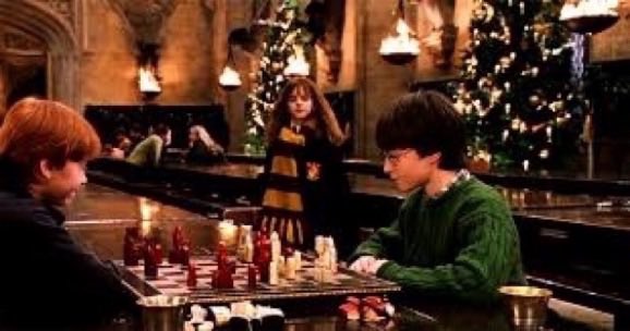 TheDailyHPotter's tweet photo. Harry Potter should definitely be considered a Christmas movie 🎄 https://t.co/xH0UozFlcI