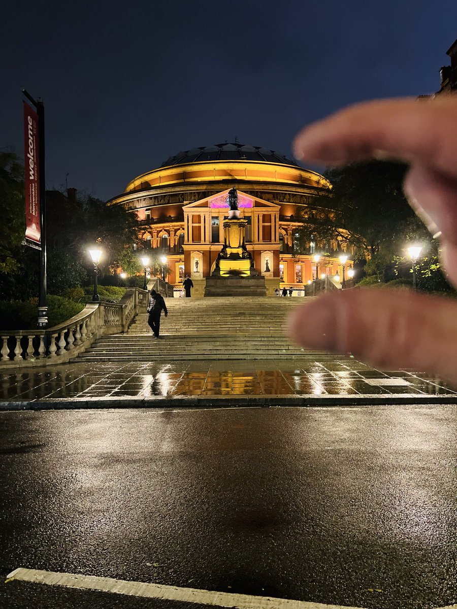 Christopher Holland 🎵 tweet media