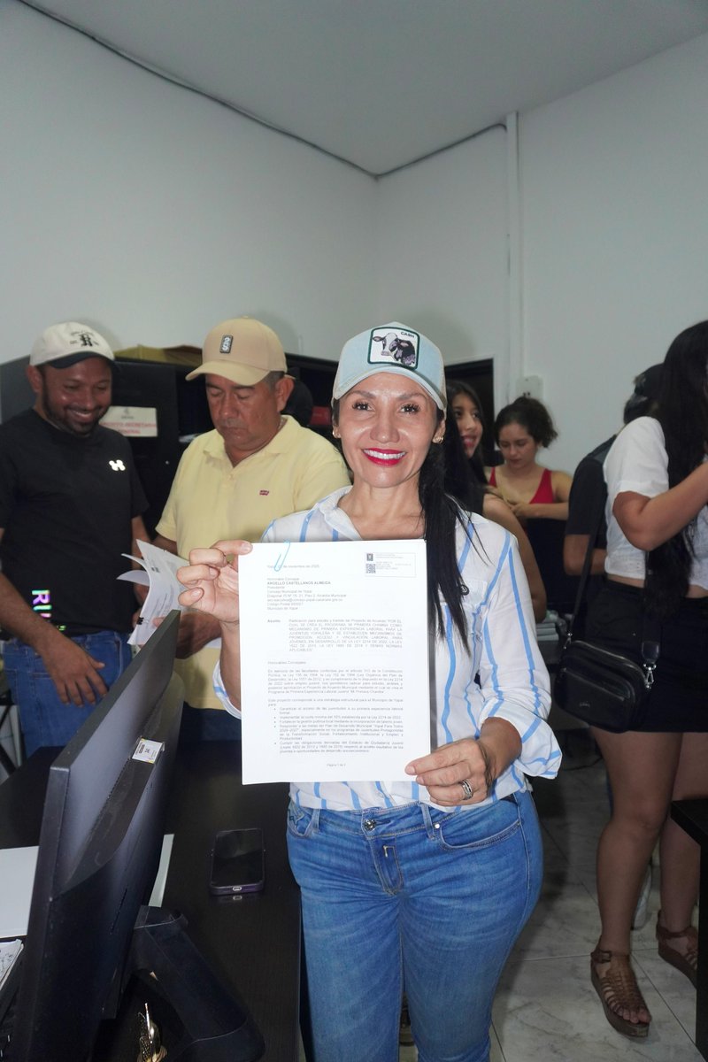 Avanzamos con determinación en nuestro propósito de brindar a la juventud yopaleña oportunidades reales para acceder a su primer empleo. Acompañamos a concejales y consejeros municipales en la radicación de esta iniciativa que fortalece el futuro laboral de Yopal.