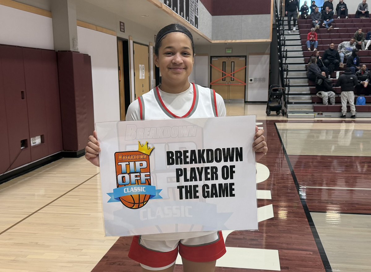 BreakdownUSA's tweet image. Shout out to Kiera Willis of Benilde-St Margaret’s who helped the Red Knights defeat DeLaSalle in a close contest. The talented 9th grader is our Dairy Queen  @breakdown Tip Off Classic Player of the Game.