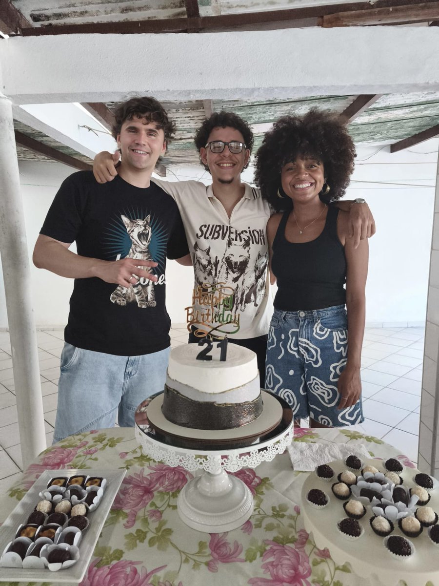 nikitoboobs's tweet photo. feliz aniversário pro meu mano LUCÃO https://t.co/KVwhQrjtdj