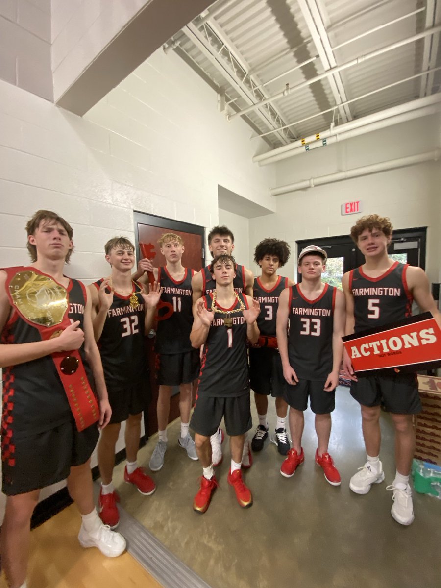 Farmington 79 - 34 ICC

Key Performer
Carson Simpson 20 Pt 5 Rb 4 Ast

Board Belt
Ethan Kennedy 11 Pt 10 Rb

TGHT
Press Taylor 14 Pt 4 Rb 5 Stl

A.O.W.
Roman Simpson 4 Rb

TNT
Jackson Marshall 9 Pt
Kasyn Brown  

$
Cole Lentz 14 Pt

Lock 
Eli Schwartzman 4 Pt 10 Ast 4 Rb 3 Stl
