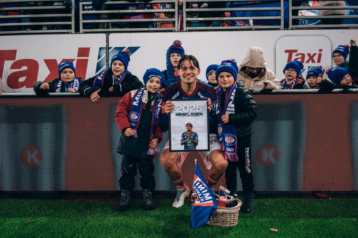 Miniklanen har kåra Elias Sørensen til årets spiller, og etter kampen mottok han det synlige beviset 💙