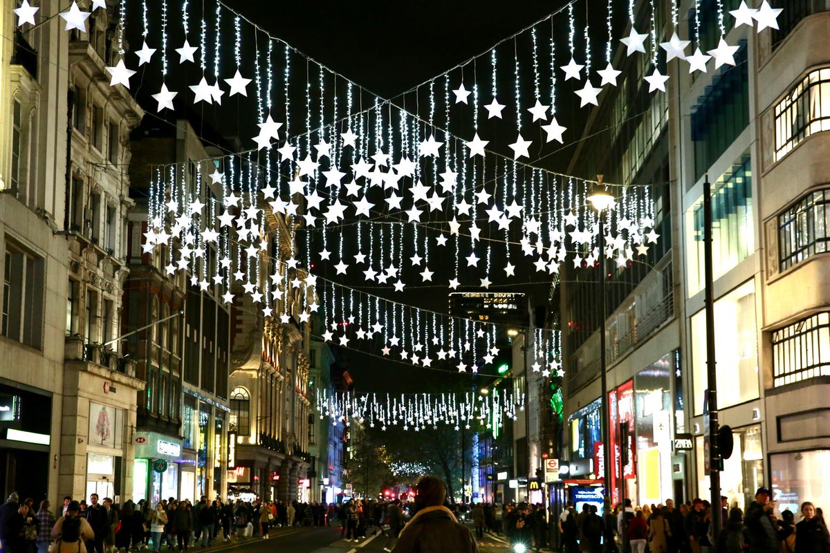 SadiqKhan's tweet image. Christmas sparkle has come to the capital ✨

Oxford Street’s Christmas lights are shining bright - with hundreds of thousands of stars lighting up the nation’s high street.