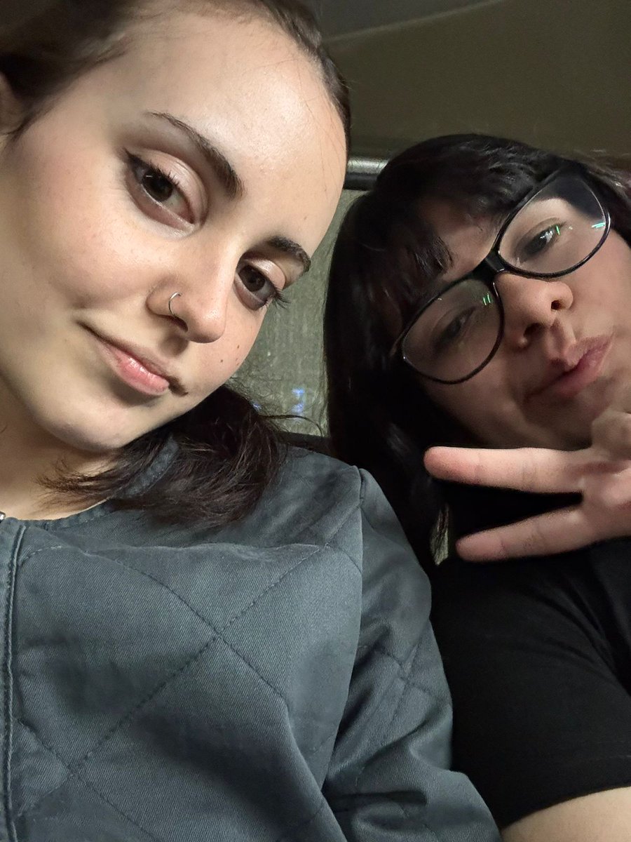 Recordamos que tenemos una cita la semana que viene! set full banda junto a amigas pop 🙂‍↕️🤍 nos vemos ahí!

nos piden entradas x MD (tw o ig) o a su aralea de confianza ;)