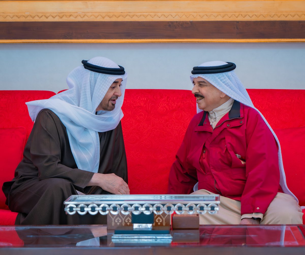 bna_ar's tweet image. جلالة الملك المعظم في مقدمة مستقبلي سمو رئيس دولة الإمارات العربية المتحدة لدى وصوله إلى البلاد  

tinyurl.com/2s4xt922