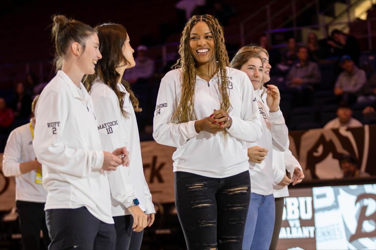 We’re celebrating 4️⃣0️⃣ years of <a href="/BonniesWBB/">Bonnies Women's Basketball</a> at the Division I level and today welcomed home two special squads - the 2015-16 team which is celebrating its 10-year anniversary of a magical NCAA Round of 32 season and the very first Division I squad which set the foundation for all