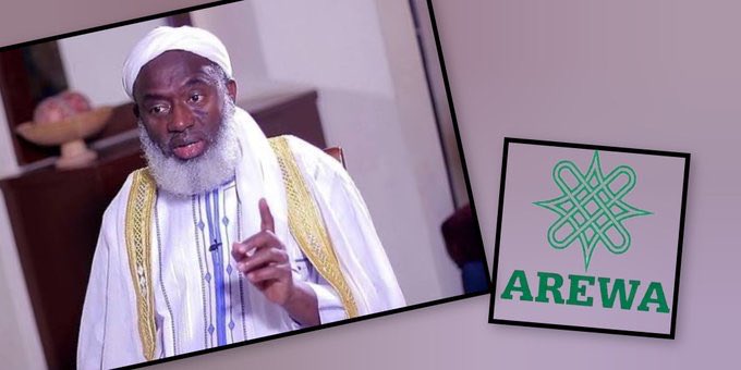 bapphah's tweet image. Repost if you’re with me! 

As a Muslim and a proud Northerner (Hausa/Fulani) I want to make this absolutely clear:

Sheikh Gumi does NOT speak for me or the people of AREWA on issues of insecurity. His opinions are his own entirely personal &amp;amp; do not represent my views or those…