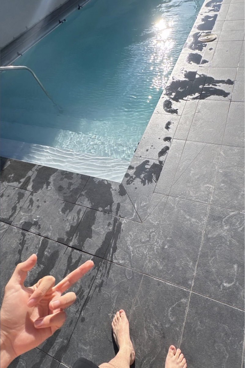 aksless's tweet image. Klear en la piscina? 

instagram.com/abvdael?igsh=M…