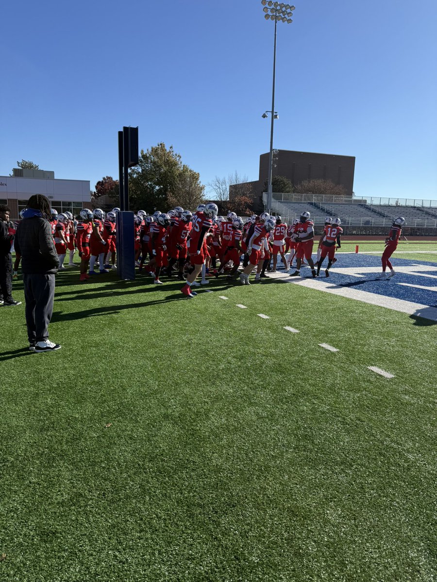 AydenMooney14's tweet photo. Had a great time at Hutch! Looking forward  to learning and build more relationships! Thank you for having me out!🐉🐉
@CoachMartin8 @CoachLierz 
@coachHAWK19 @RecruitLancerFB
@ElevateRecruits @jeremycrabtree
@SMEastFootball https://t.co/1awqHebySe