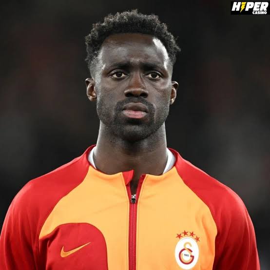 Kim ne derse desin, bana göre maçın en iyisi Davinson Sanchez 'di.
Her şeyini verdi. Övgüyü fazlasıyla hak ediyor.
<a href="/GalatasaraySK/">Galatasaray SK</a> #GSvGEN
#BugünGünlerdenGALATASARAY
Singo İlkay Gündoğan Barış Alper Yılmaz İcardi Volkan Demirel Okan Buruk Kasımcan