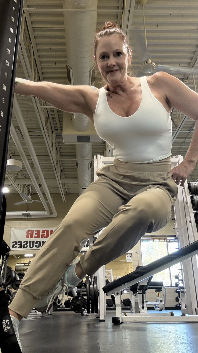 jewels2bfit's tweet image. Just keep going — results take time.
Not everything shows up overnight, but every choice you make, every workout you finish, every bit of consistency you put in…it all adds up.
Stay steady. Stay focused. Your results are already in motion. 💪✨

#KeepGoing #StayConsistent