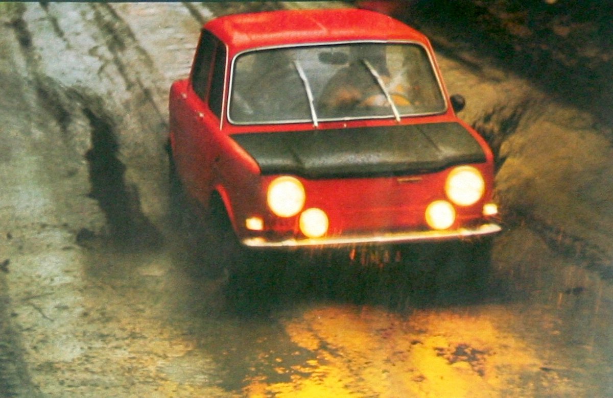 YannRobichon's tweet image. Happy #SaturdaySimca / #SimcaSaturday !
Simca 1000 Rallye.
#Auto #Automobile #Automobiles #Autos #Car #CarHistory #Cars #CarsHistory #ClassicCar #ClassicCars #FrenchCar #FrenchCars #Photographie #Photography #RetroCar #RetroCars #SimcaInEnglish #Simca1000 #VintageCar #VintageCars
