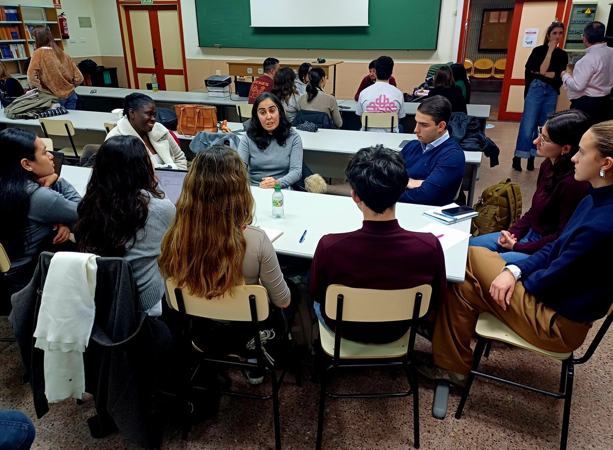 kriesgo's tweet image. Gracias estudiantes, tutores e invitados de empresas @seresco y Espiral y Ayesa así como Asociación @AedipeAsturias por haber co-creado una sesión de viernes tarde muy especial UNIOVI INNOVATION SKILLS unioviinnovationskills.es entorno a talento, personas y RRHH @FIDACONSULTORES