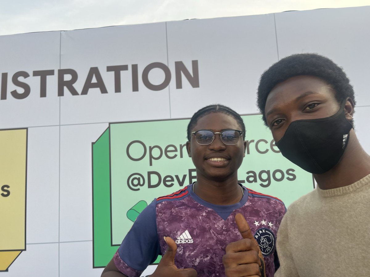 ladicodez's tweet image. Devfest day 5 == fire! Didn’t even take any singles because the connections too peak! My idolos @czarify @teslimadetola08 @ALIPHATIC_F @babyscott__