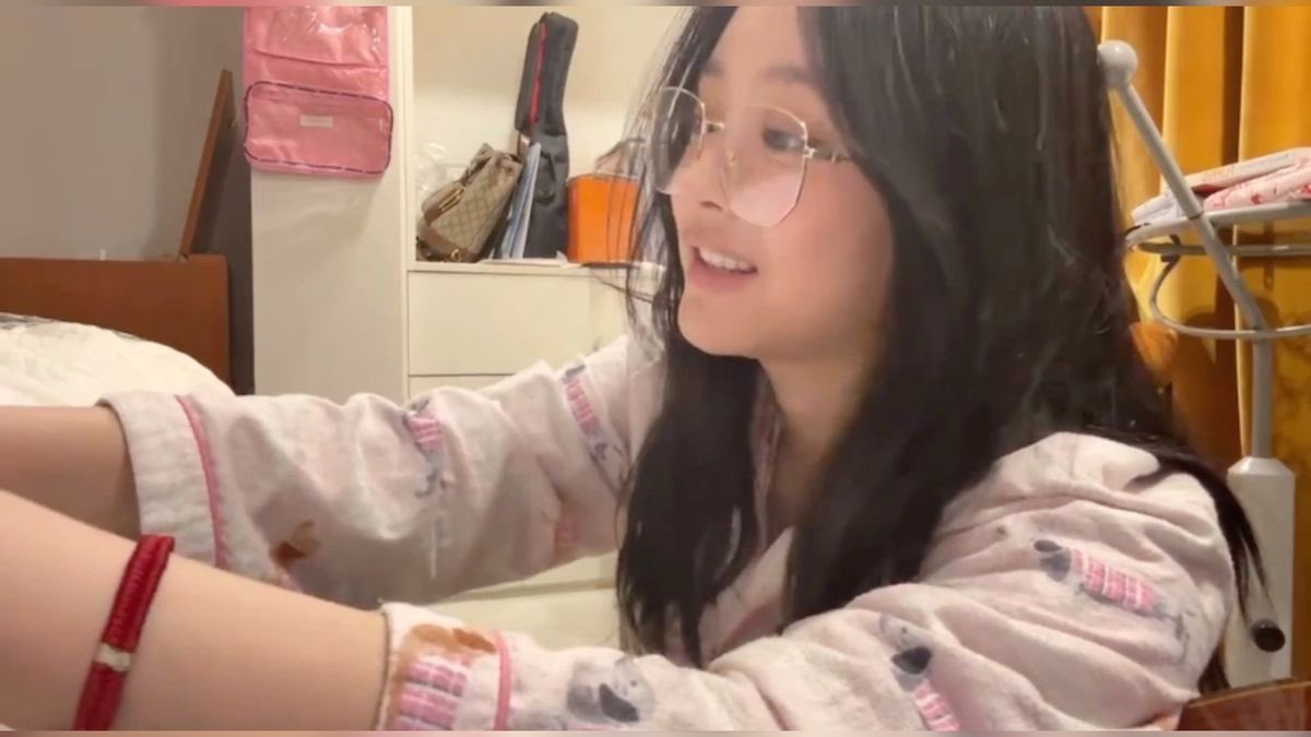 suzybwoo's tweet image. i miss hanni sm….