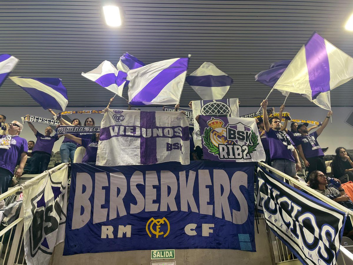Una treintena de Berserkers presentes en Granada para ver otra victoria del equipo 💪🏻

De vuelta para Madrid con las gargantas rotas pero orgullosos de haberlo dado  todo por nuestros colores 🤍💜

#BerserkersDeViaje
#JuntosSomosMásFuertes