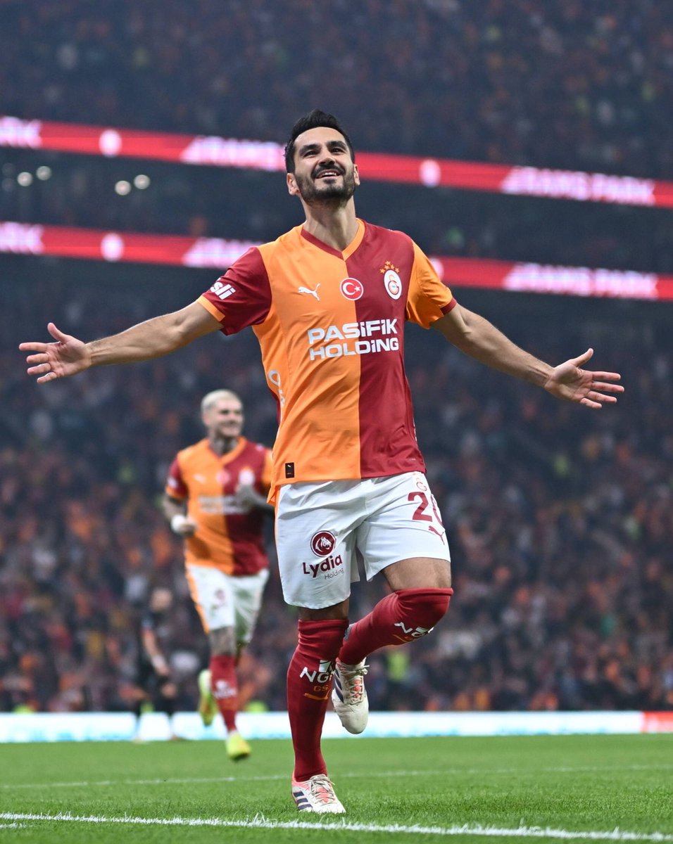 IlkayGuendogan's tweet image. Kolay olmadı ama hak edilmiş bir galibiyet! Takım arkadaşlarım ile tekrar sahada olduğum için çok mutluyum 🦁💛❤️ @GalatasaraySK