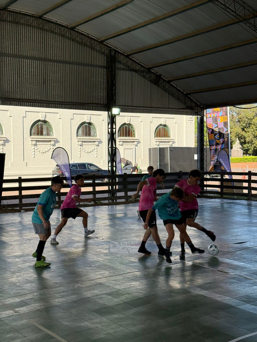 ITRockDigital's tweet image. aaand the final just kicked off! 🤘🔥
Mercado Libre vs UBA Boys FC!
and Mercado Libre already scored, 1–0!
we’re starting this with &quot;a lo argentino&quot; levels of passion.
last match of the tournament… LFGGGG! ⚽️💥

#Devconnect #DevconnectARG #Ethereum #ETHCommunity #CryptoFootball…