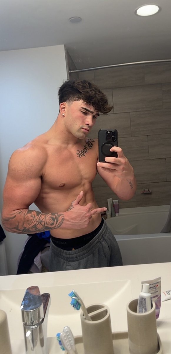 Masterjay2003's tweet image. In the mood to completly drain a wallet.