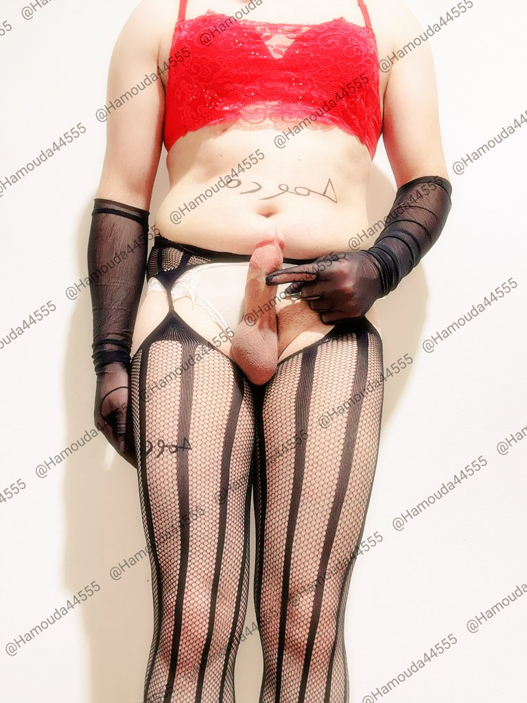 عجبكم لباسي ده انا لابس احلا ام دون ملابس ❤♥🙈🔥