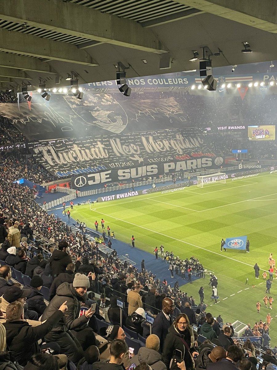 RomainCG75's tweet image. Le tifo du CUP pour #PSGHAC ⚽️ #JesuisParis #PSG