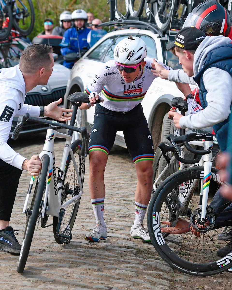 faustocoppi60's tweet image. It was already pretty much certain but in today&apos;s Gazzetta dello Sport, Tadej Pogacar confirmed he will target next year Milano - Sanremo and Paris - Roubaix, the two Monuments he didn&apos;t win yet. He also said that he might return to Il Giro &quot;sooner than people think&quot;. 👀