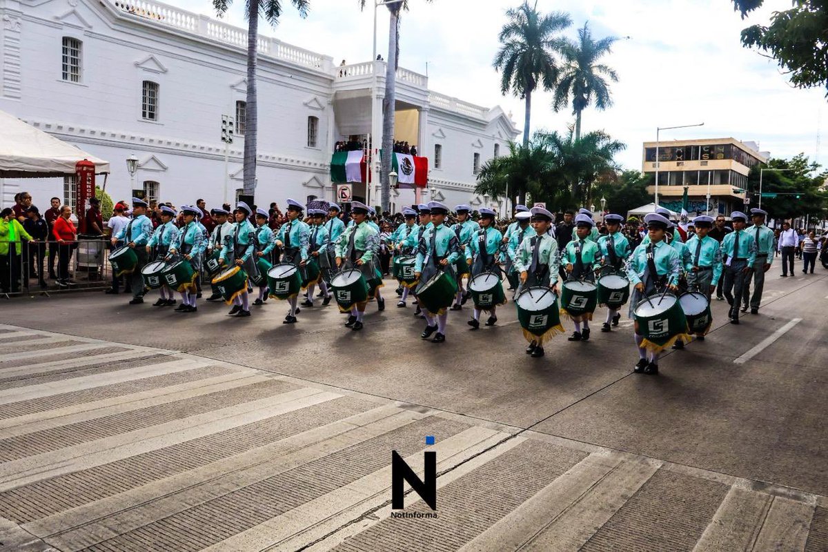 Notinforma_4's tweet photo. Culichis conmemoran el 115 Aniversario de la Revolución Mexicana, más de 3 mil participantes dieron vida al tradicional desfile cívico–militar este 20 de noviembre, encabezado por el gobernador Rubén Rocha Moya y autoridades civiles y militares.
#20noviembre #Culiacán #Noticias https://t.co/iHtPqk2tYw