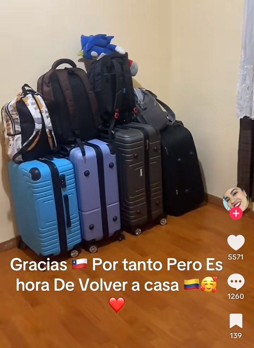 aguadehierbass's tweet image. Esos son los venezolanos que queremos en Chile: los que se devuelven a su país 💪 felicitaciones y buen viaje
