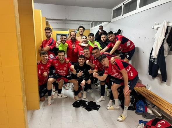 🚀🚀🚀🚀🚀🚀🚀🚀🚀🚀

✅ 6 Victorias
✅ Las 6 delante de nuestra gente (el derbi cuenta 😜)
✅ 3 Triunfos seguidos
✅ Zona de Play-off de Ascenso

¡Seguimos trabajando!

#VamosBujalance #TodoAlRojo