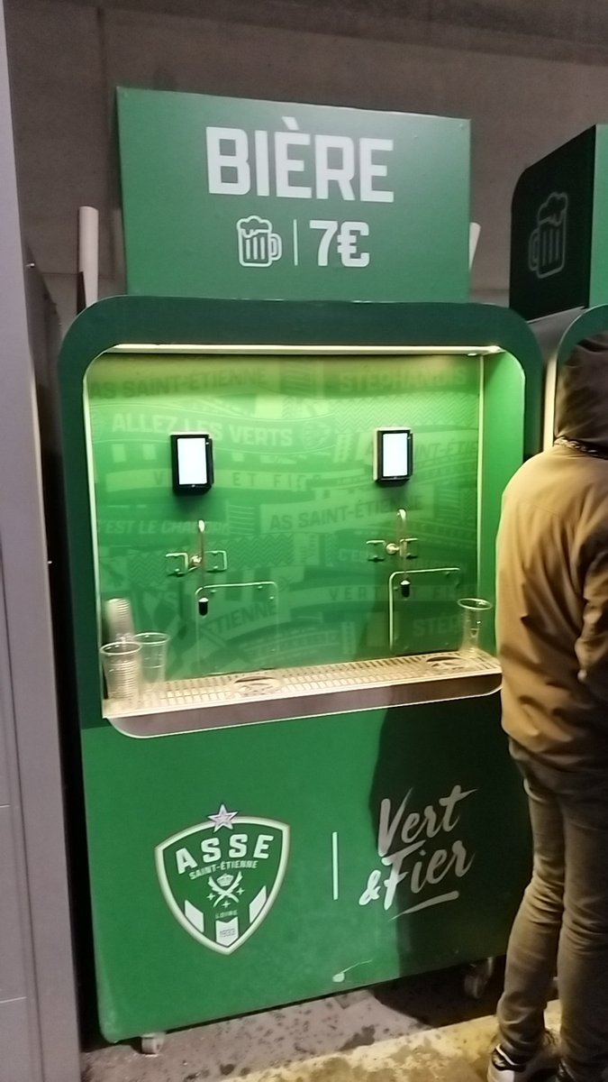 memesligeriens's tweet image. C&apos;est quel genre de révolution ça ?