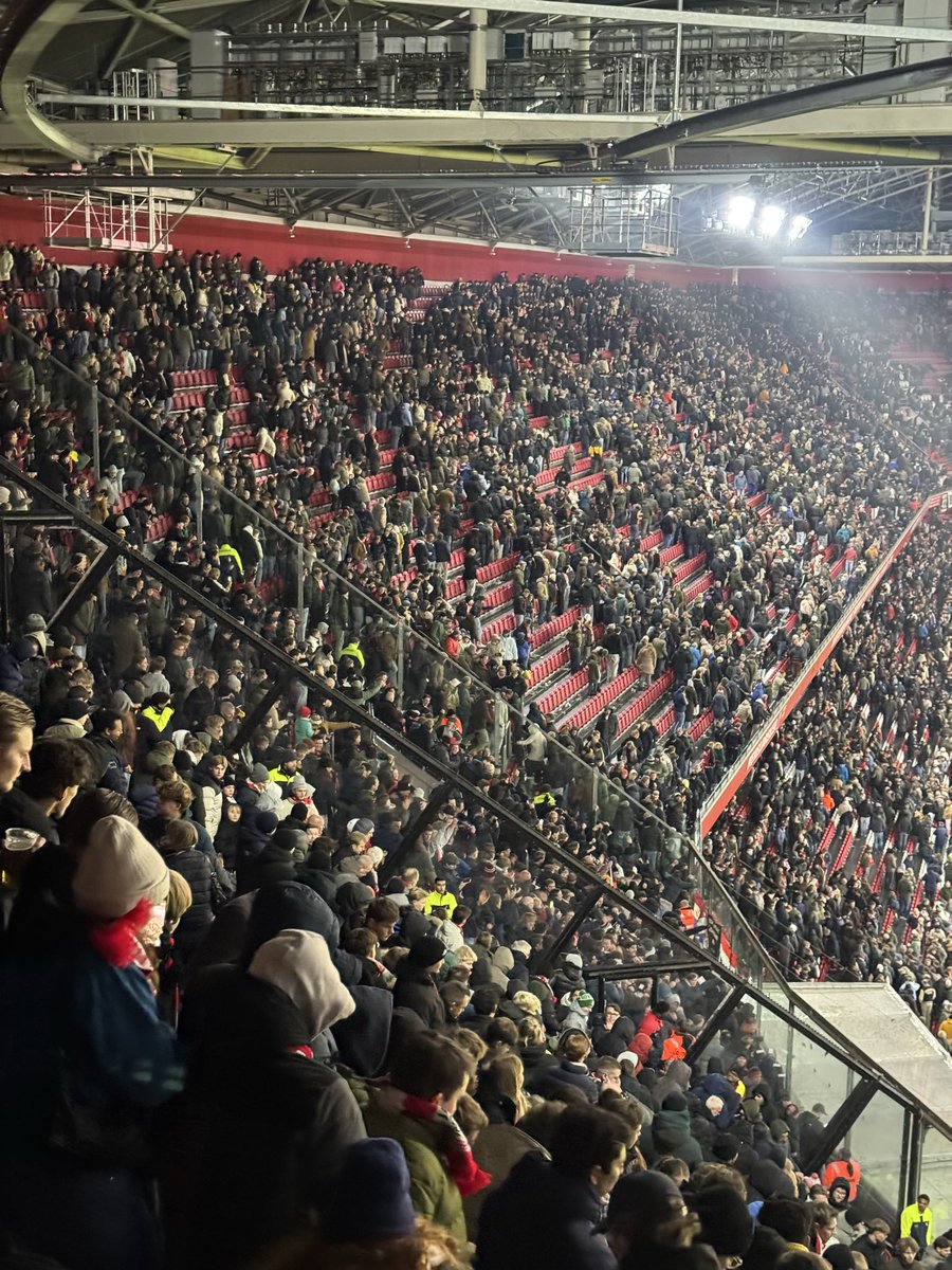 Pereirapid024's tweet image. Gefeliciteerd Excelsior supporters! 
Prima wedstrijd gespeeld jullie.
#ajaexc