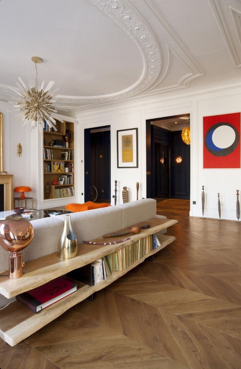 EvaLovesDesign's tweet image. Behind the couch shelf 🔥