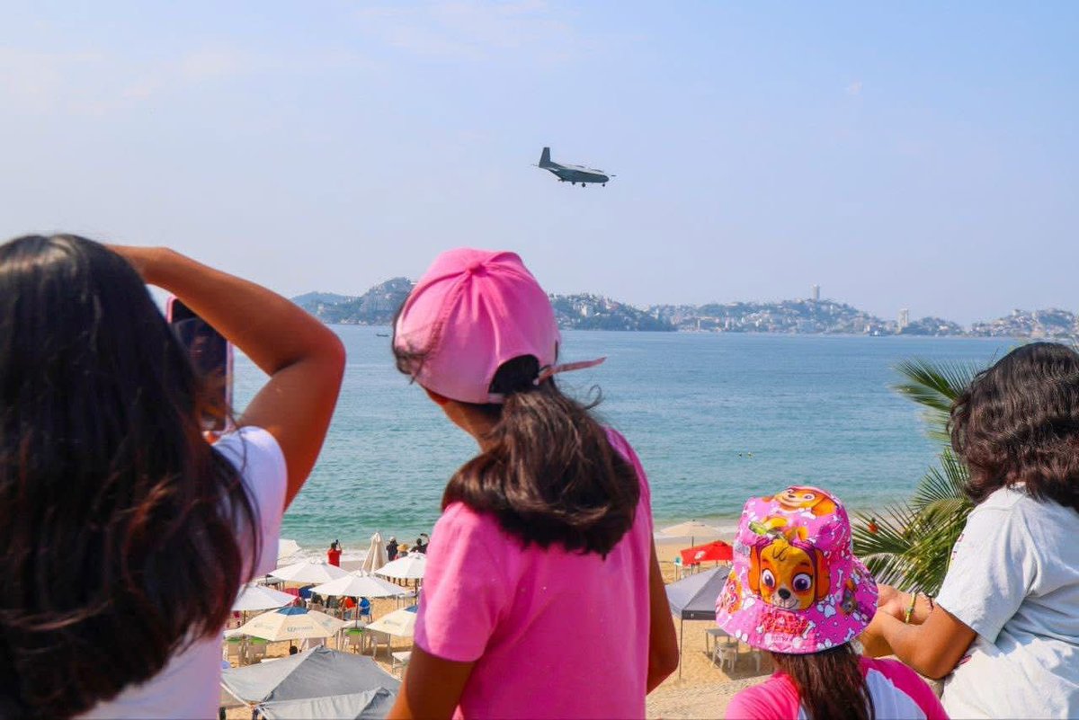 percepcionpoder's tweet image. #AirShow 2️⃣0️⃣2️⃣5️⃣
#Acapulco 🌊🌞😎✈️
