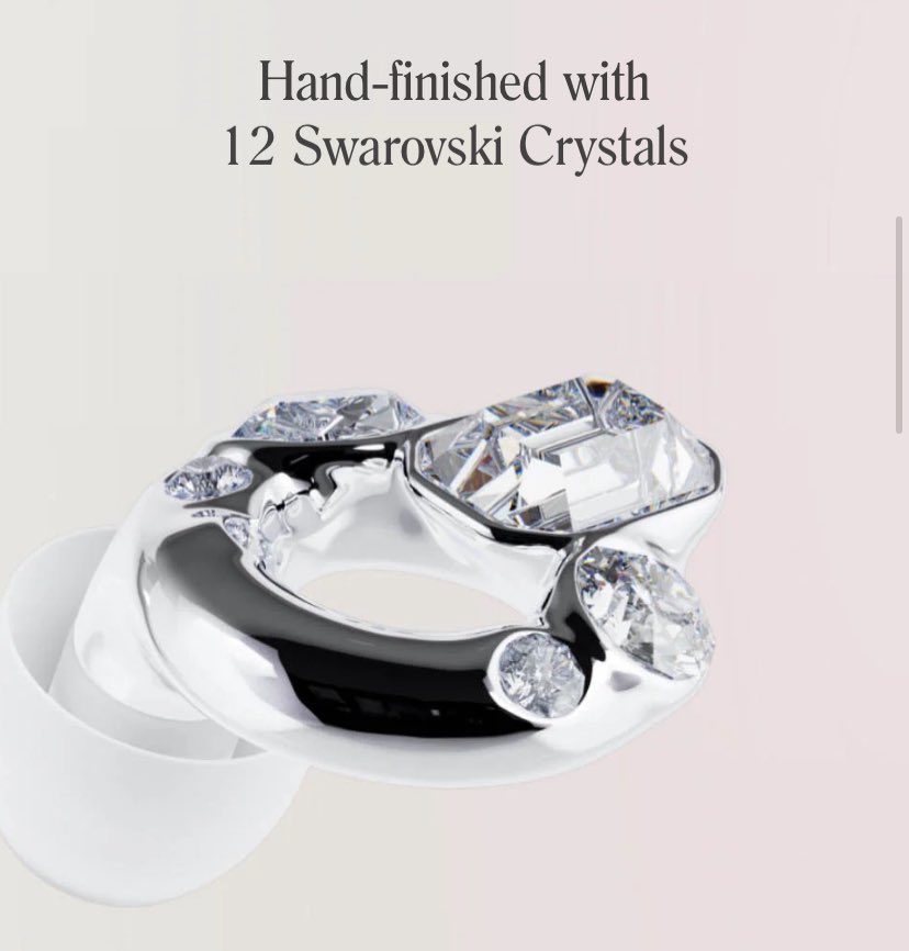 Ypkkkk0827's tweet image. 以前使っていたloopを間違えて片方捨ててしまったので、これを機に買い直し🫠飛行機で作業や読み物をしたい派（かつ誰かがいる空間だと気が散るタイプ）なので、とっても助かる。キーリングにつけて常に携帯🫶