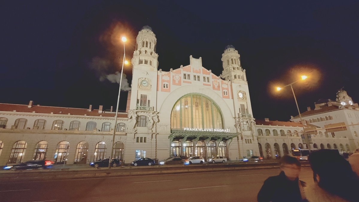 Hele, celkem pěknej barák... 🤔