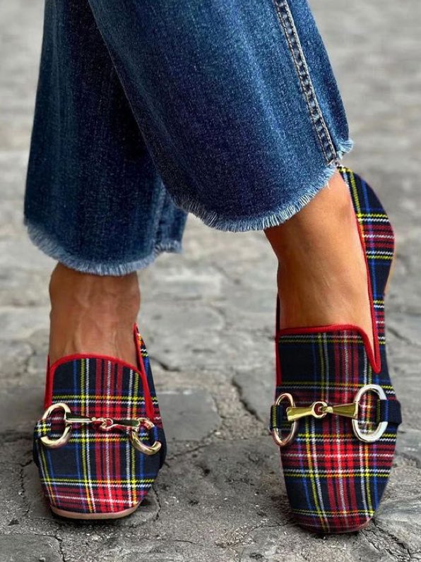 EvaLovesDesign's tweet image. Areous
Buckle Plaid