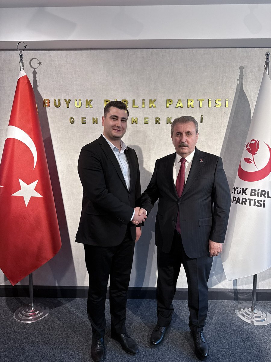 Hareketin lideri…
#MustafaDestici