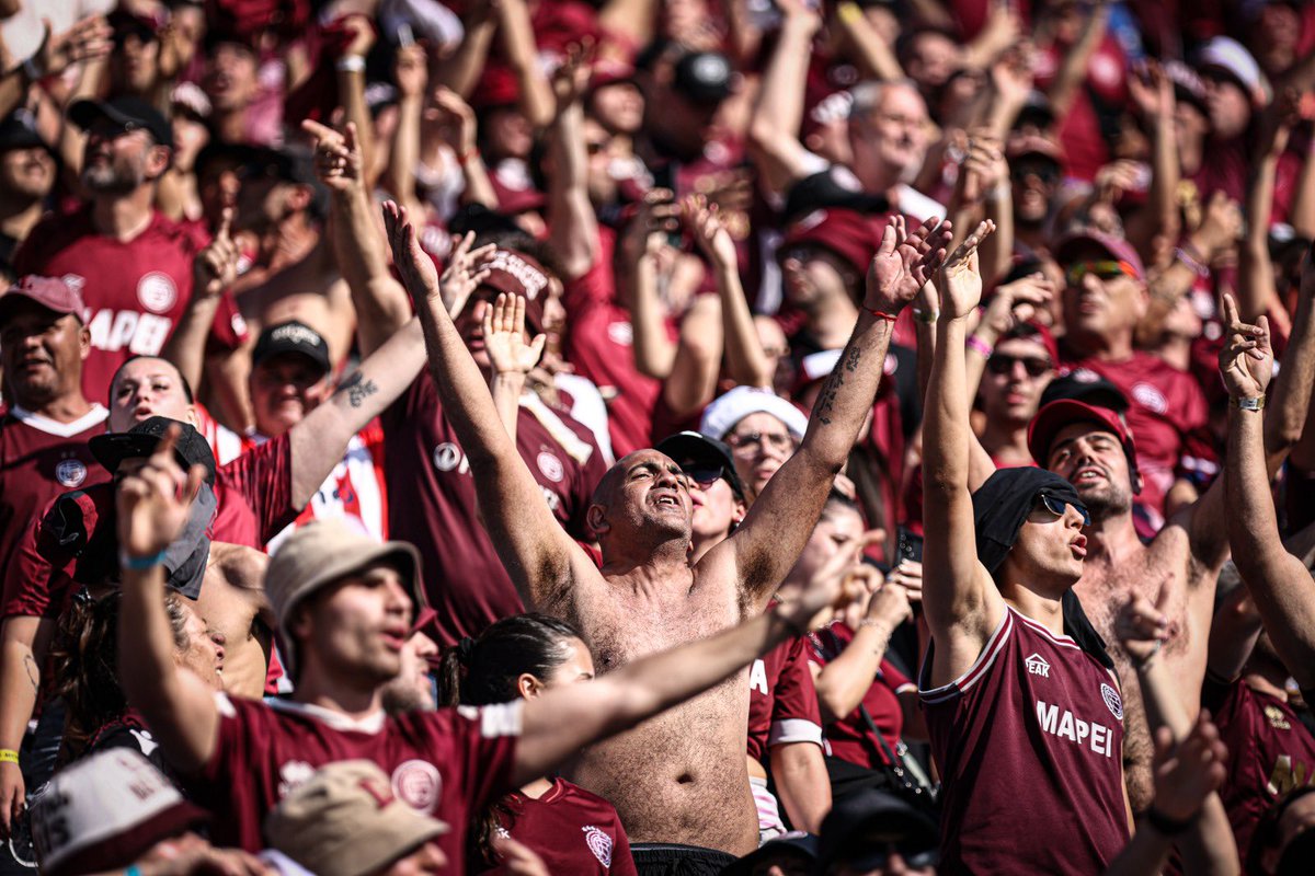 ¡Así viven #LaGranfinal ⭐️ en las gradas los hinchas del granate! 🤩🙌

<a href="/clublanus/">Club Lanús</a> ✅