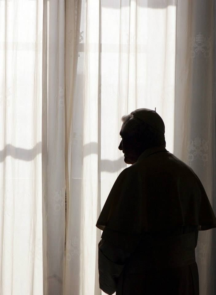 «No se puede encontrar a Cristo y no darlo a conocer a los demás. Por tanto, no se guarden a Cristo para ustedes mismos. Comuniquen a los demás la alegría de su fe. El mundo necesita el testimonio de su fe, necesita ciertamente a Dios».

- Benedicto XVI