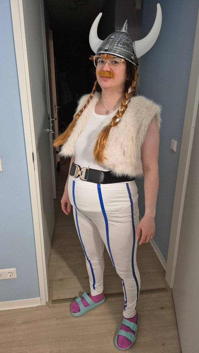 Думаю, мой муж счастлив как никогда, ведь у него есть всратый Обеликс с лицом любимой женщины