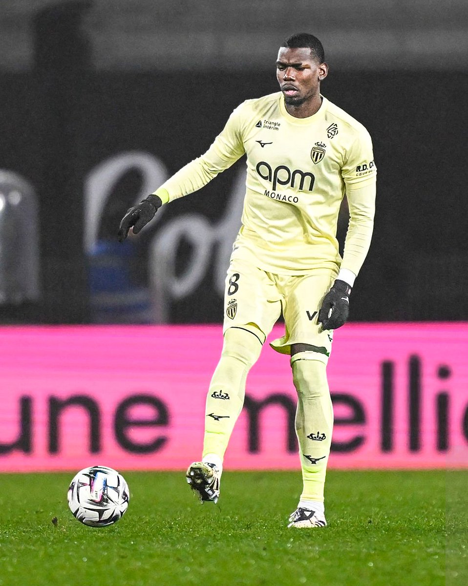 UTDWicked's tweet image. He comes on while his team is losing 4 nill with with a red card and somehow manages to get a preassist  3 minutes into the game and help his team score. Keep in mind this brother hasn't kick a ball in over 3 years, do y'all Know how crazy that it. #Pogback