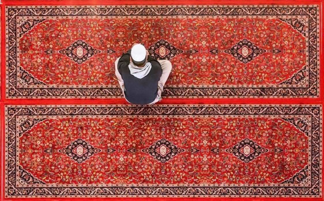 "وإني لراضٍ بالقَضا وبما تشاء
وعندي يقينٌ أنَّ لُطفكَ شامِلي"