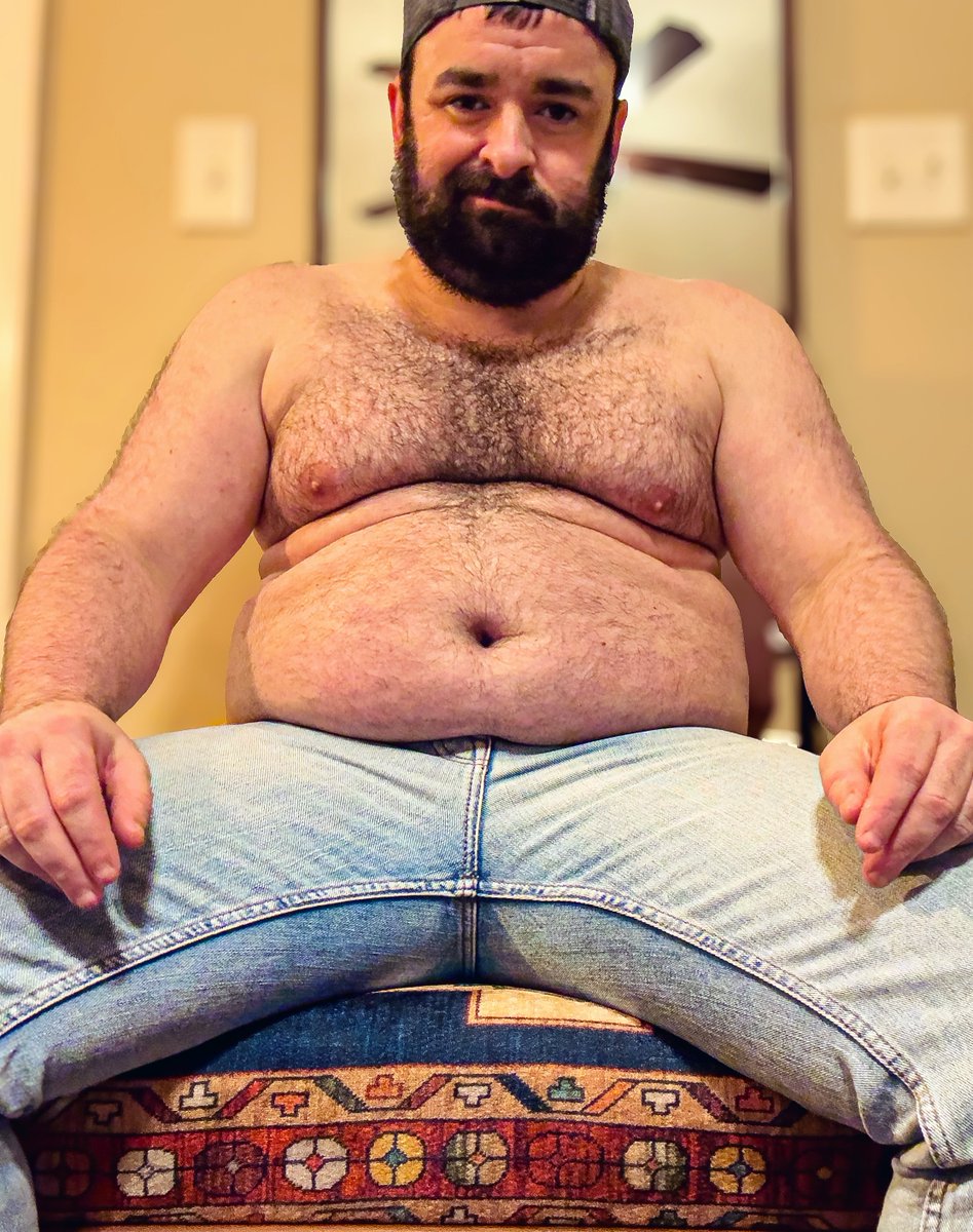 These old jeans make me feel fat and horny 🐻🤤🍆 #GayBear #Chubby #Bear #Cub #Gainer #Belly #HairyMen