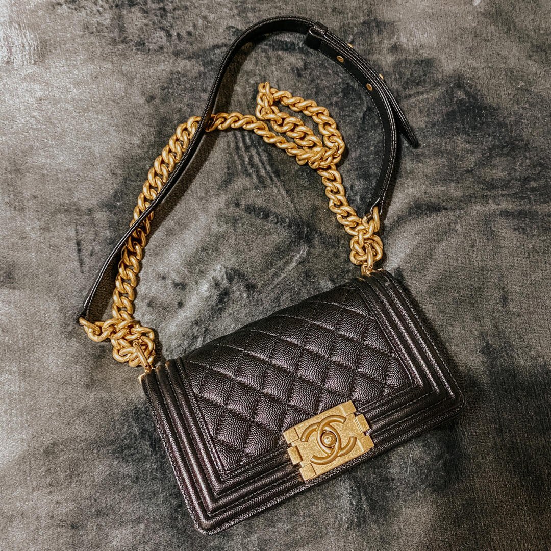 ivy22345's tweet photo. A beautiful bag and the perfect coins to match because every detail counts! 👜💰 #AccessorizeInStyle https://t.co/9mv4eFUFlV