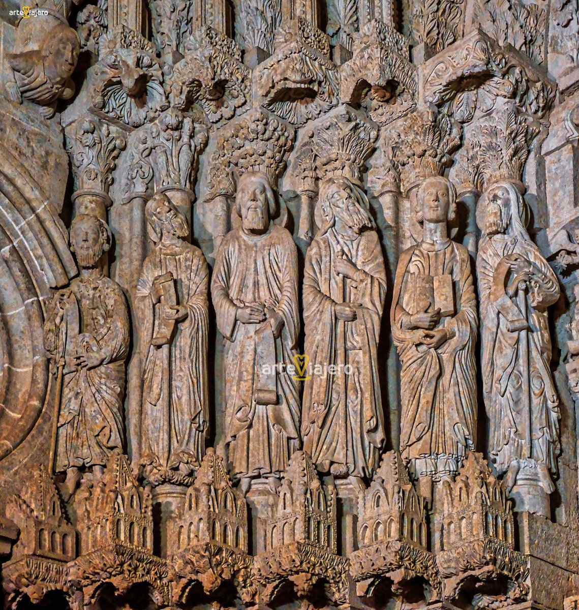 arteviajero_com's tweet image. El magnífico &quot;Pórtico del Perdón&quot; de la Catedral de Ciudad Rodrigo (Salamanca), construido en el S. XIII, puede citarse como una de las grandes obras de la escultural medieval en España. Presenta un estilo de transición entre el románico y el gótico
#photography #arte