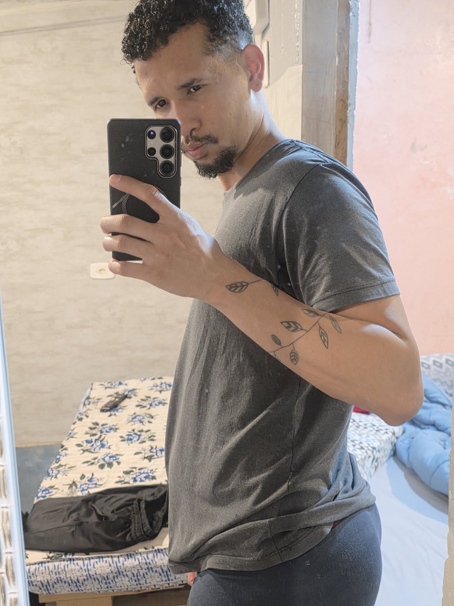 Maaah_zinho's tweet photo. Chegou minha vez 😙 
#gay #lapaderabo #BUNDAAWARDSㅤ https://t.co/271DIxw83V